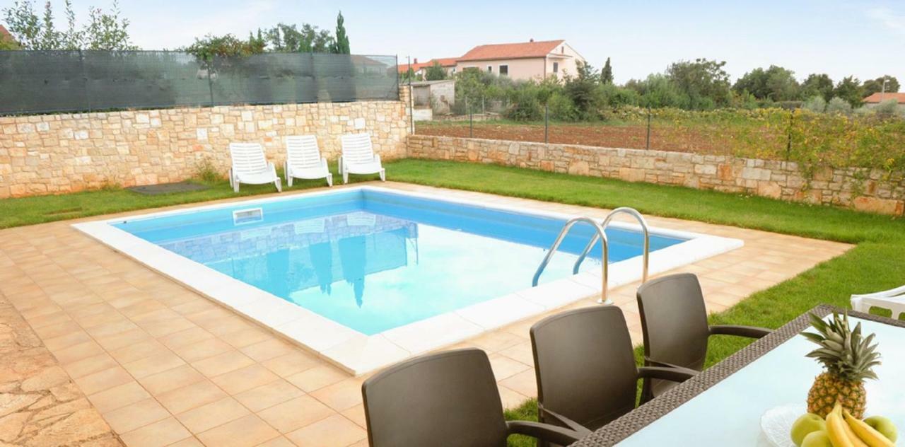 Kaštelir Sunny Villa מראה חיצוני תמונה